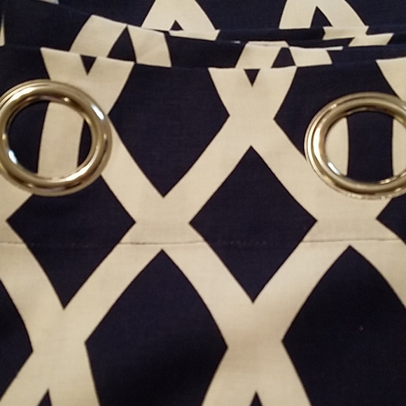 Draperies - Picture 3 of 4